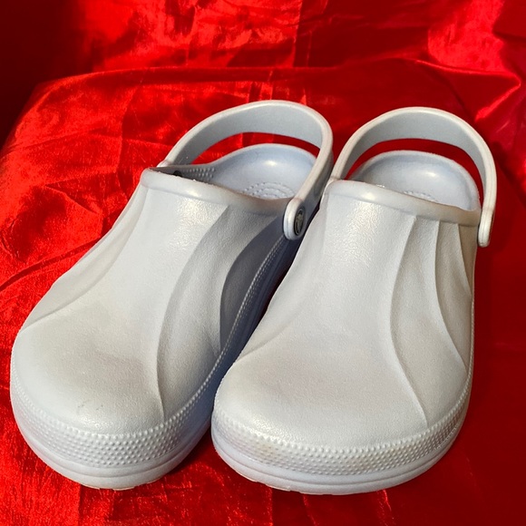 CROCS Shoes - Unisex Crocs SZ 9 M SZ 11 W